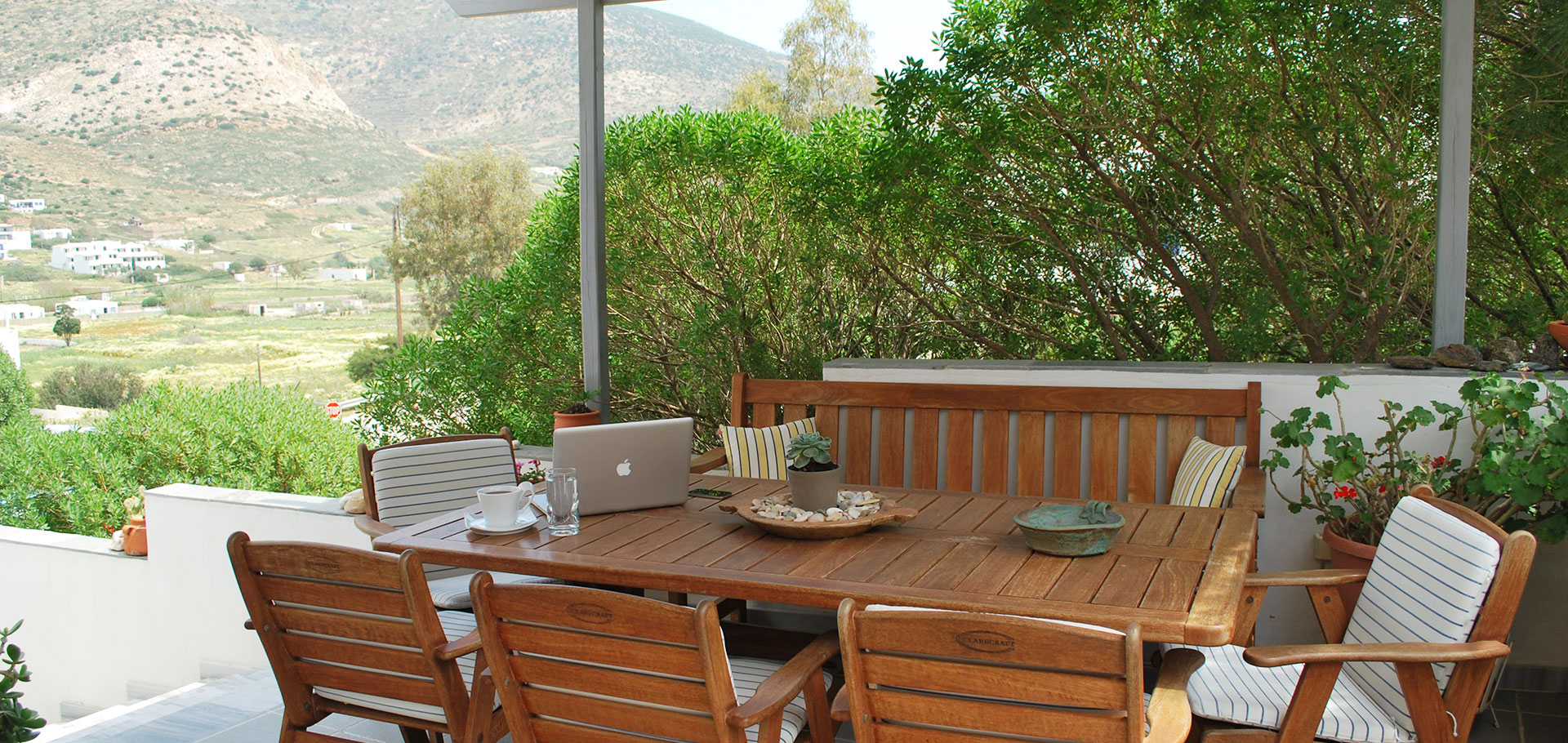 Accommodation at hotel Myrto with view of the yard